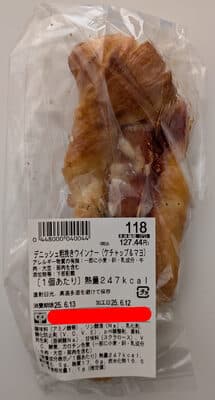 デニッシュ粗挽きウインナー (ケチャップ&マヨ)