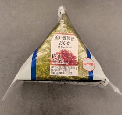 おにぎり　手巻　追い鰹勢製法おかか