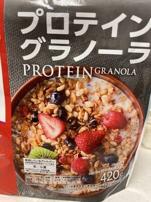 プロティーングラノーラ　(Protein Granola)
