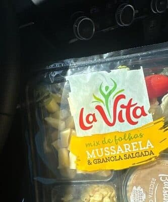 La Vita mussarela &granola salgada