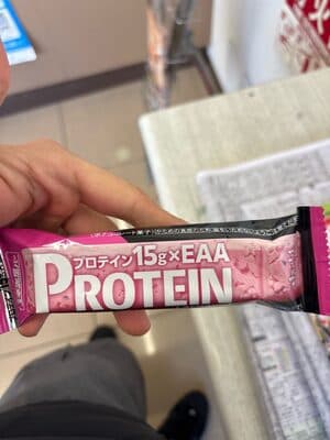 1本満足バー プロテインストロベリー 1本