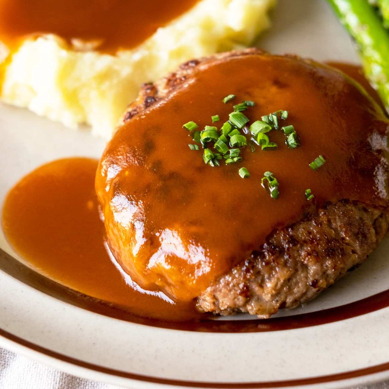Protein-rich chicken hamburger steak with Japanese pepper sauce