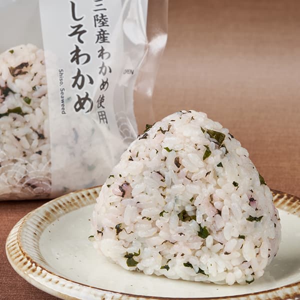 【東北】しそわかめおむすび（三陸産わかめ使用）