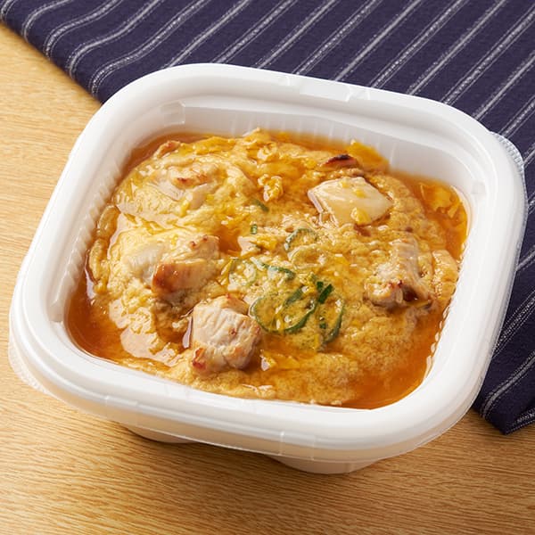 お出汁染み込む　ふんわり玉子の親子丼
