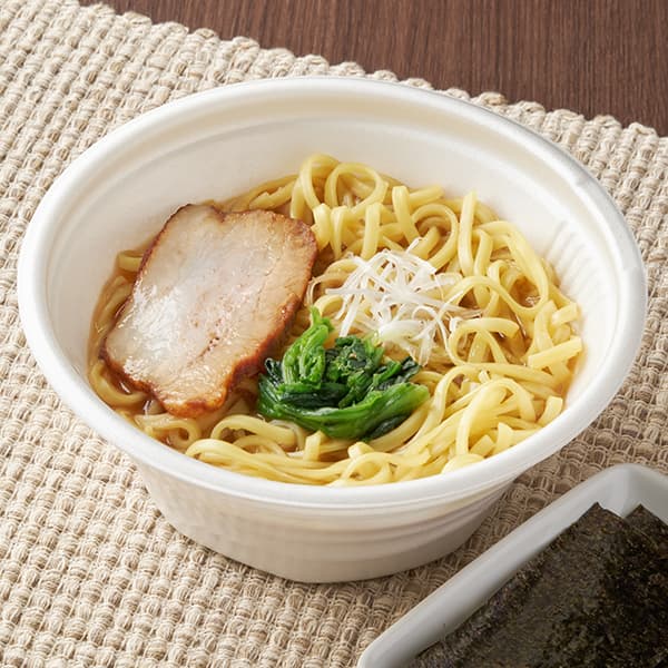 豚骨醤油　家系ラーメン