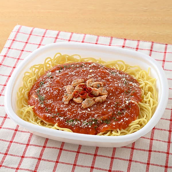 【関東の一部】辛味ソースがくせになるトマトのソースの生パスタ