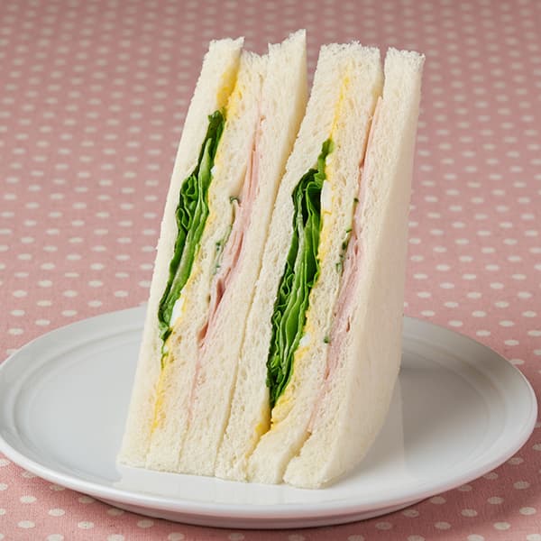 ハムレタスたまごサンド