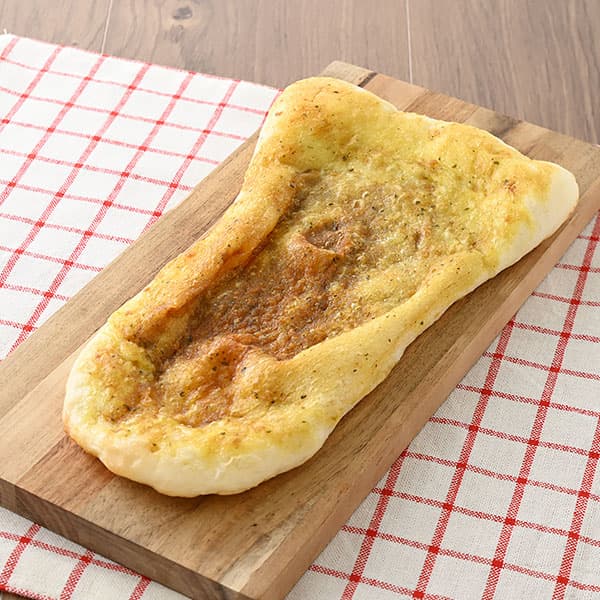 どかっと満足パン（バターチキンカレーナン）