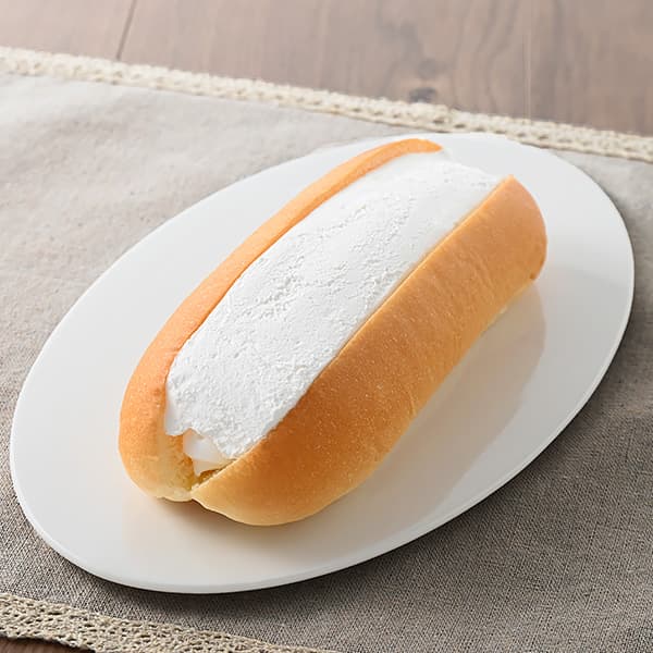 生コッペパン　たっぷりチョコホイップ