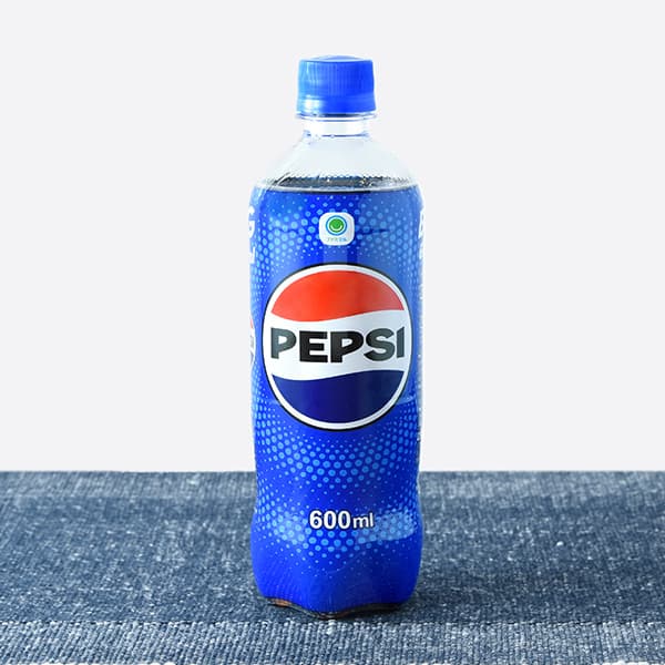 ペプシコーラ　600ml