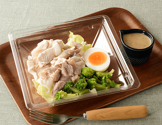 たんぱく質が摂れる　国産豚肉のサラダ